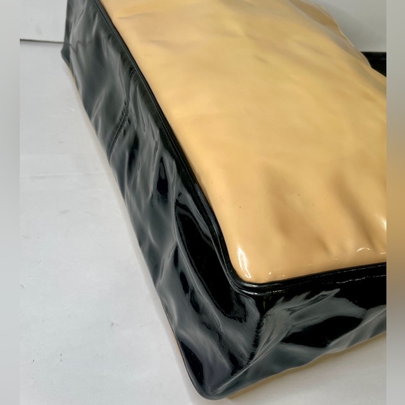 CHANEL Rare Coco Mark Chain Tote bag - Picture 16 of 17